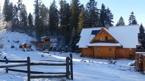 Apartamenty w domkach drewnianych | Idealne na Pobyt sylwestrowy | 20 miejsc - Sylwestrowo.pl Apartamenty w domkach drewnianych | Idealne na Pobyt sylwestrowy | 20 miejsc - Sylwester