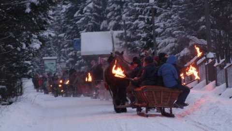 KULIG z Baciarką u Heli 2019 w Wiśle - Sylwestrowo.pl KULIG z Baciarką u Heli 2019 w Wiśle - Sylwester