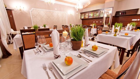 Bal sylwestrowy w Hotelu Wiatraczna - Sylwestrowo.pl Bal sylwestrowy w Hotelu Wiatraczna - Sylwester