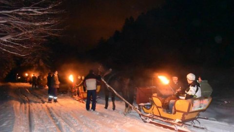 USTROŃ - kulig sylwestrowy z kapelą góralską - Sylwestrowo.pl USTROŃ - kulig sylwestrowy z kapelą góralską - Sylwester