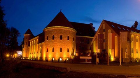 Europejski sylwester na Mazurach w zamku - Sylwestrowo.pl Europejski sylwester na Mazurach w zamku - Sylwester