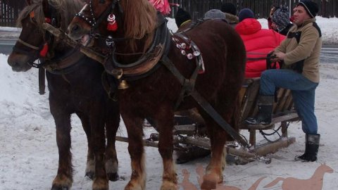 KULIG ŚWIĄTECZNY Góralskie Śpasy U JURKA w Wiśle 26, 27, 28, 29, 30 grudnia 2019 - Sylwestrowo.pl KULIG ŚWIĄTECZNY Góralskie Śpasy U JURKA w Wiśle 26, 27, 28, 29, 30 grudnia 2019 - Sylwester