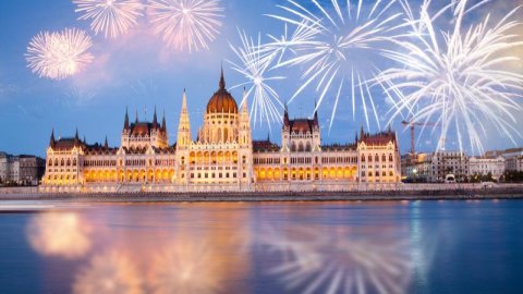 Sylwester z balem nad Balatonem, Budapeszt | Zwiedzanie, noclegi - Sylwestrowo.pl Sylwester z balem nad Balatonem, Budapeszt | Zwiedzanie, noclegi - Sylwester