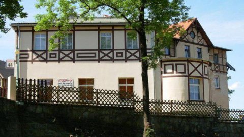 Na Karkonoskiej DLA GRUPY z wyżywieniem - Sylwestrowo.pl Na Karkonoskiej DLA GRUPY z wyżywieniem - Sylwester