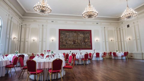 Bal w sercu Krakowa / Ukryty Pałacyk / Sala z 1884 roku - Sylwestrowo.pl Bal w sercu Krakowa / Ukryty Pałacyk / Sala z 1884 roku - Sylwester