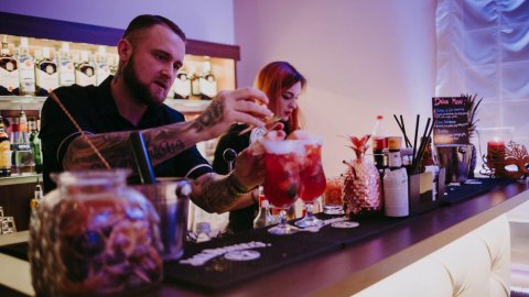Pobyt Sylwestrowy w Górach Opawskich 3 noclegi z balem, wyżywieniem i atrakcjami - Sylwestrowo.pl Pobyt Sylwestrowy w Górach Opawskich 3 noclegi z balem, wyżywieniem i atrakcjami - Sylwester