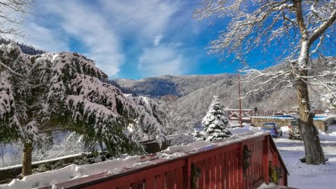 Relaks w jacuzzi, widok na góry, szusowanie w Zieleńcu - 5 dni AKCEPTUJEMY BON - Sylwestrowo.pl Relaks w jacuzzi, widok na góry, szusowanie w Zieleńcu - 5 dni AKCEPTUJEMY BON - Sylwester