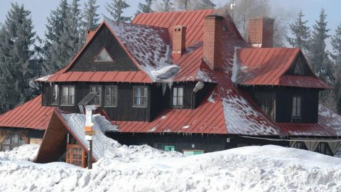 Gościniec Równica | 3-dniowy pakiet z wyżywieniem i zabawą sylwestrową - Sylwestrowo.pl Gościniec Równica | 3-dniowy pakiet z wyżywieniem i zabawą sylwestrową - Sylwester