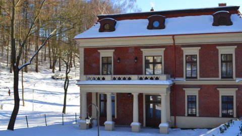 Sylwester w *** Hotelu Charlotta - Muzyka na żywo z możliwością noclegu - Sylwestrowo.pl Sylwester w *** Hotelu Charlotta - Muzyka na żywo z możliwością noclegu - Sylwester
