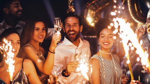 Bursztynowy Sylwester nad morzem z zespołem wejściówki na basen i Open Bar 20/21 - Sylwestrowo.pl Bursztynowy Sylwester nad morzem z zespołem wejściówki na basen i Open Bar 20/21 - Sylwester