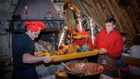 SYLWESTER góralski w karczmie - Sylwestrowo.pl SYLWESTER góralski w karczmie - Sylwester