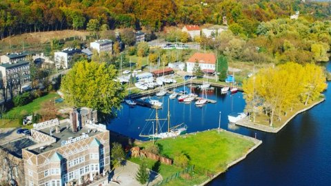 Restauracja Jachtowa | Bal Sylwestrowy 2022/2023 - Sylwestrowo.pl Restauracja Jachtowa | Bal Sylwestrowy 2022/2023 - Sylwester