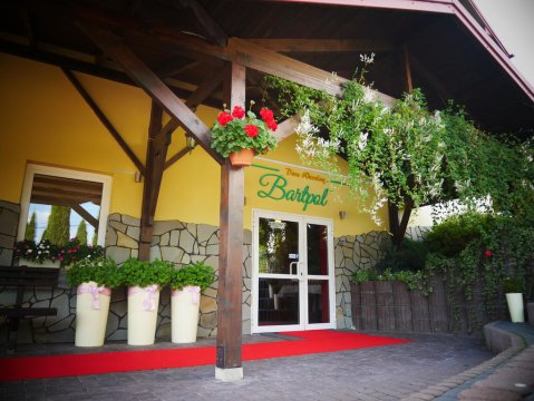 Sylwester 2018 Bartpol - Wejście o budynku