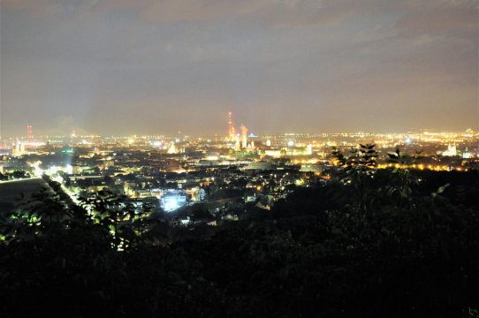 widok na Kraków z tarasu widokowego Panorama Cafe