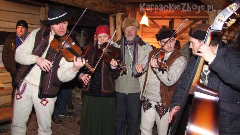 KULIGI BOŻONARODZENIOWE W ISTEBNEJ z DYSKOTEKĄ w stylu FOLK z BIESIADĄ  - Sylwester