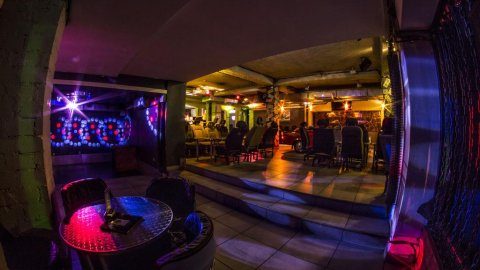 Andrzejki w Clubie Garage | Impreza z DJ-em, wróżby bilard, kręgle - Sylwester