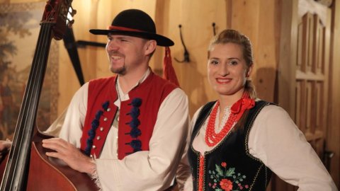 KULIGI BOŻONARODZENIOWE W WIŚLE W DOLINIE BIAŁEJ WISEŁKI z DYSKOTEKĄ FOLK-POLO - Sylwester