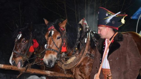 TANIE KULIGI BOŻONARODZENIOWE W ISTEBNEJ Z OGNISKIEM i z PIECZENIEM KIEŁBASEK - Sylwester