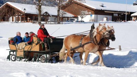 KULIGI W ISTEBNEJ z DYSKOTEKĄ z DJ JANOSIKIEM w stylu FOLK z BIESIADĄ REGIONALNĄ - Sylwester