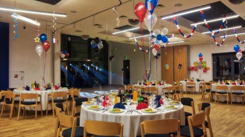 Bal sylwestrowy AMERICAN DREAM nad jeziorem na Mazurach z noclegiem w hotelu - Sylwester