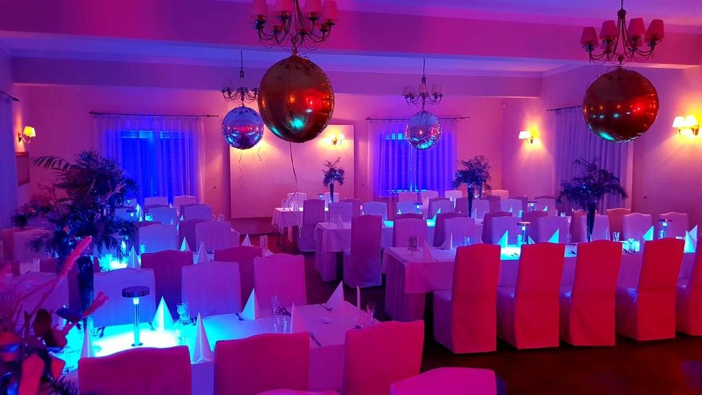 SYLWESTER 2025/26 w Willi Pod Starym Dębem