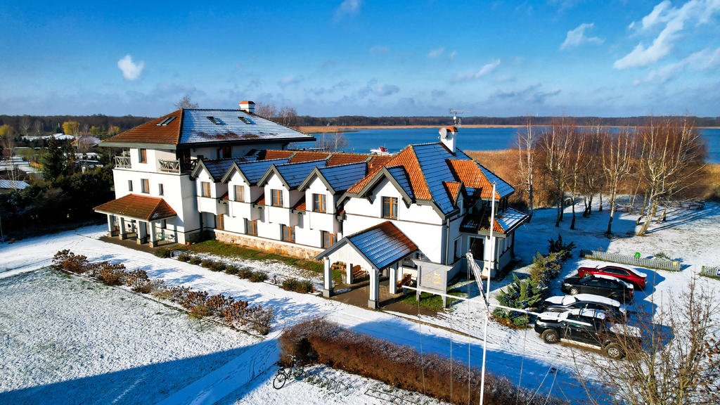Sylwester na Mazurach w stylu amerykańskim w kameralnym hotelu nad jeziorem