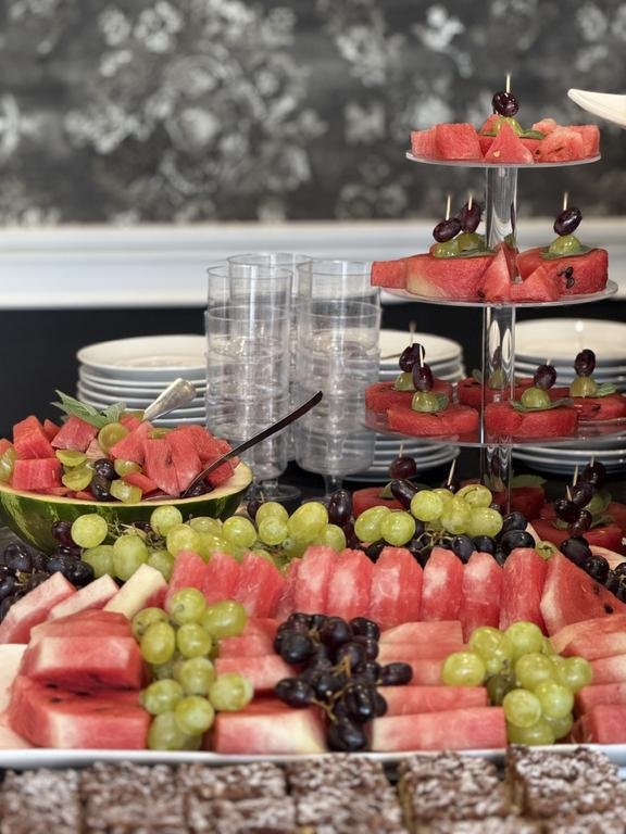 Bal Sylwestrowy 2025 w Restauracji Europa z muzyką na żywo gra zesoł DORA