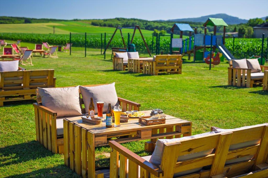 Pobyt Sylwestrowy w Górach Opawskich 2 noclegi z balem, wyżywieniem i atrakcjami