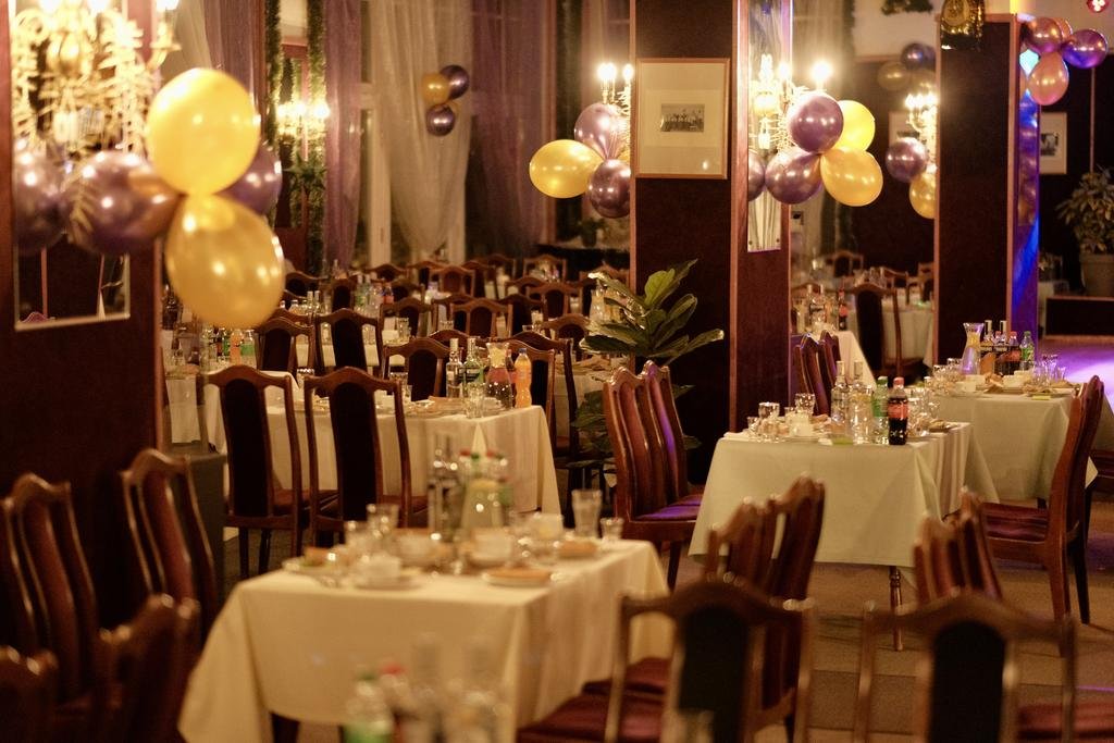 Bal Sylwestrowy w polanickim Parku Zdrojowym Polanica Zdrój Restauracja Zdrojowa