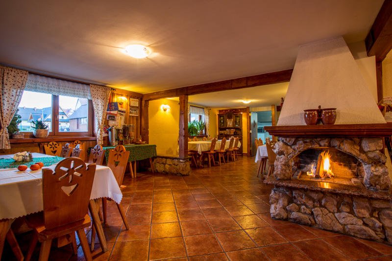 Nocleg z wyżywieniem tuż przy stoku narciarskim, idealny dla rodzin z dziećmi 