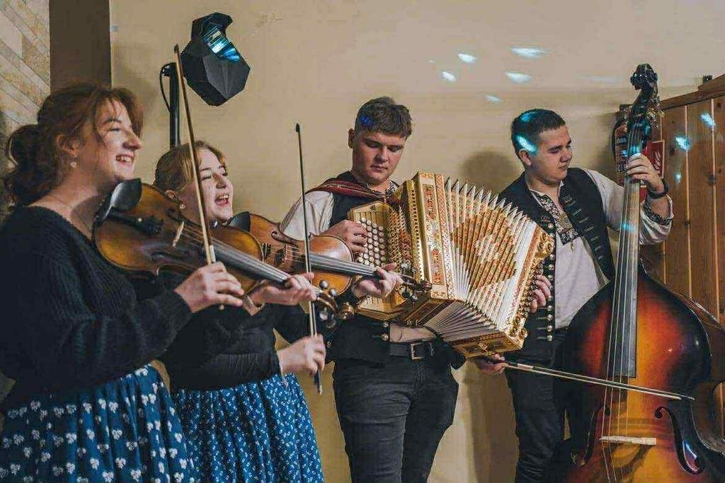 Sylwester Góralski w Wiśle, Istebnej z kuligiem i pochodniami