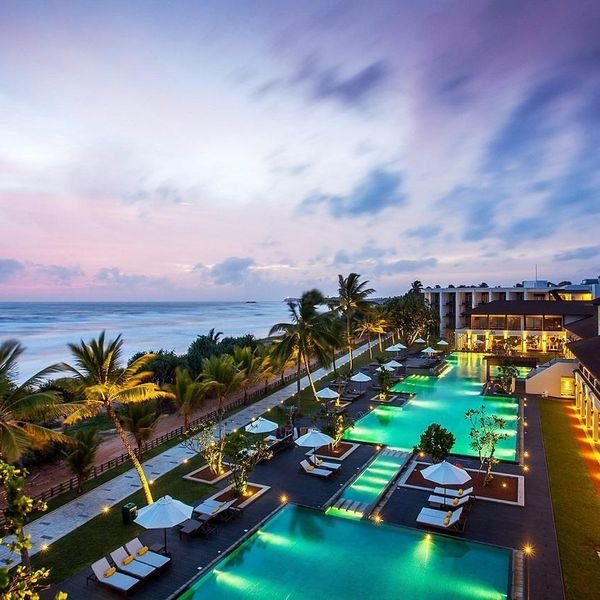 Centara Ceysands Resort & SPA
