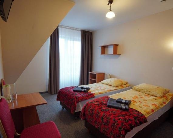 Sylwester w górach z balem i animacjami dla dzieci + grill z zabawą w szałasie.